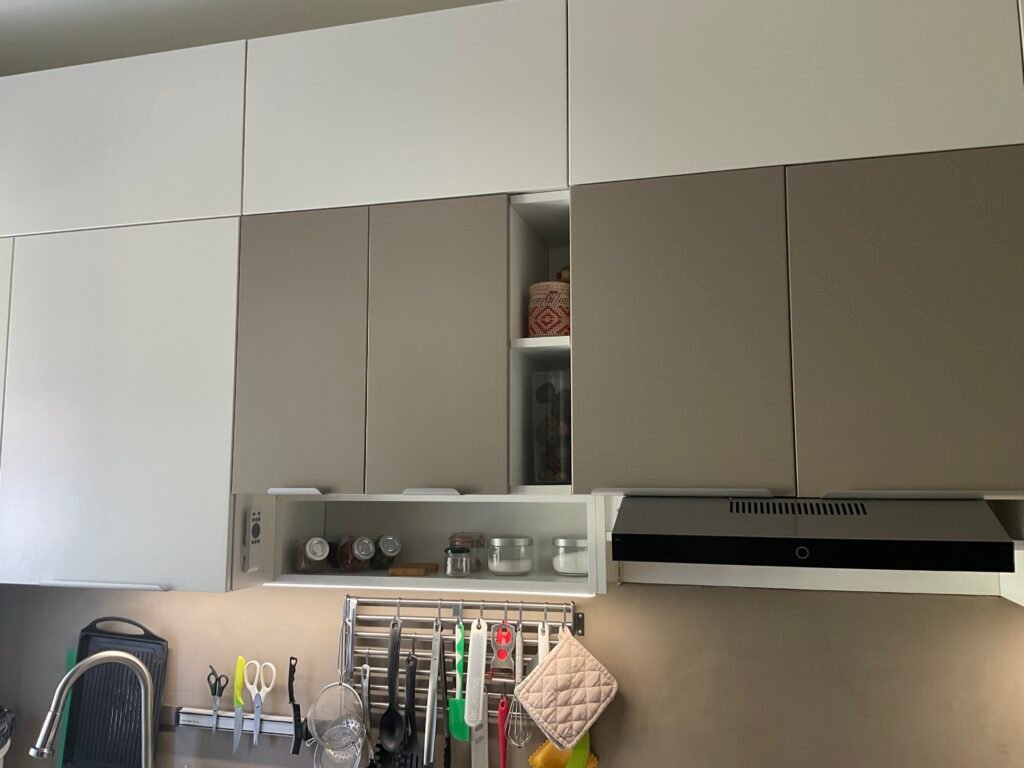 cucina rinnovata con Allover Smalto
